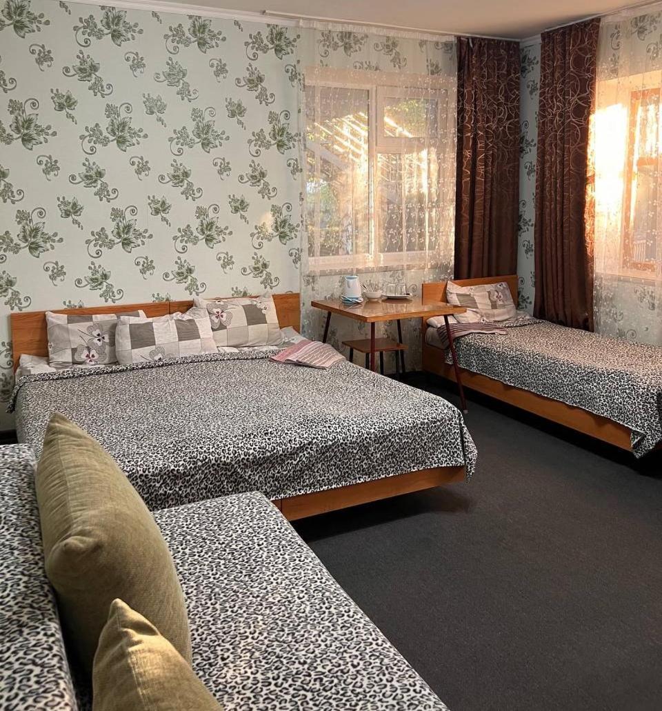 Podsolnukhi Guest House Cholpon-Ata Luaran gambar