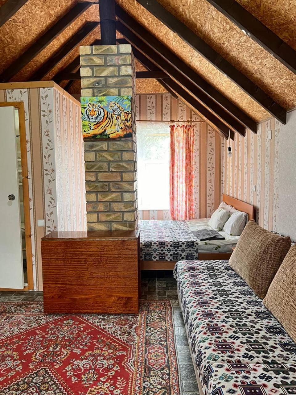 Podsolnukhi Guest House Cholpon-Ata Luaran gambar