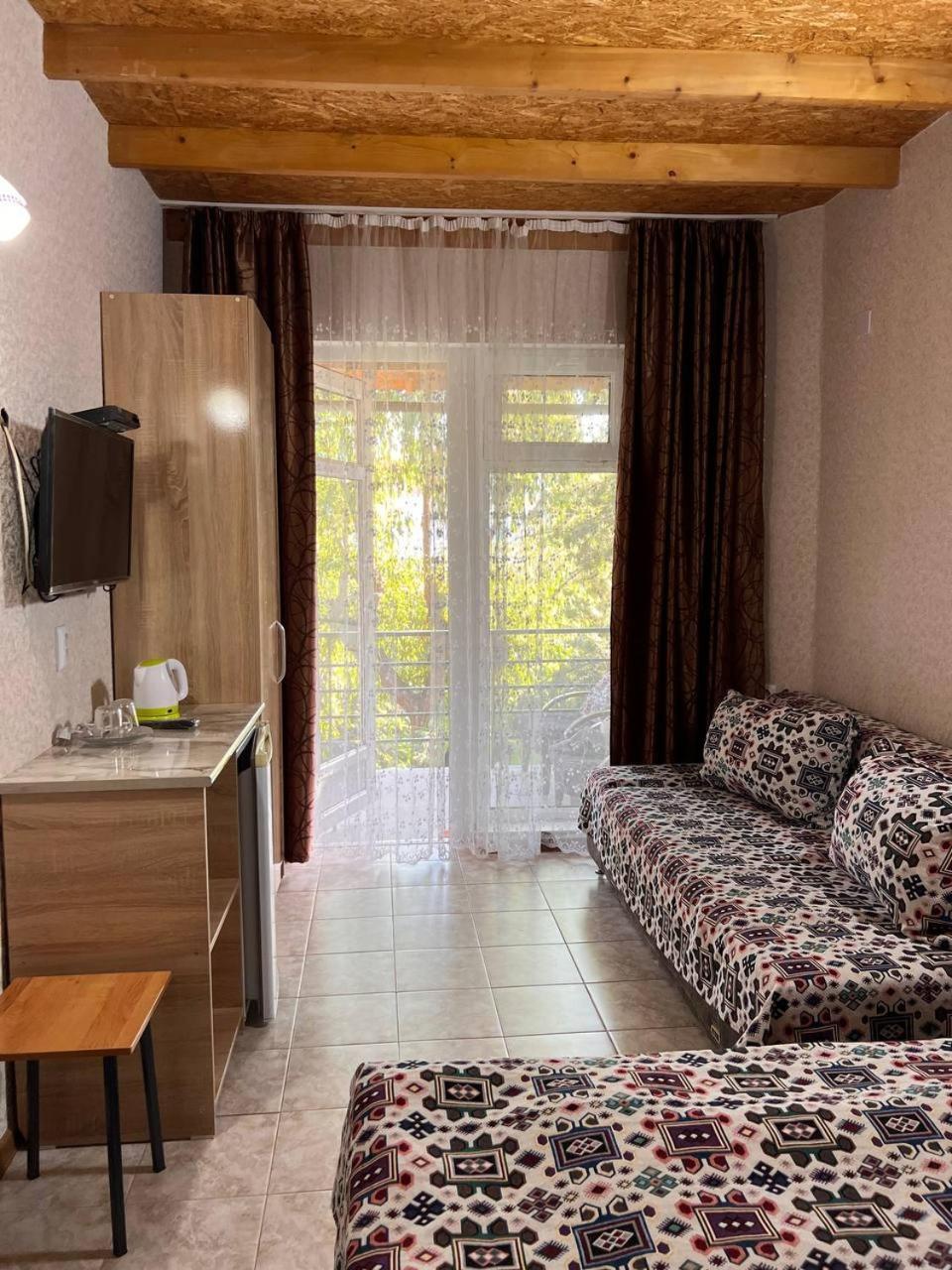Podsolnukhi Guest House Cholpon-Ata Luaran gambar