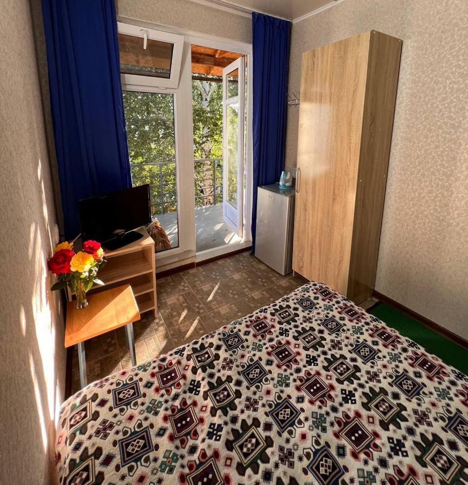 Podsolnukhi Guest House Cholpon-Ata Luaran gambar